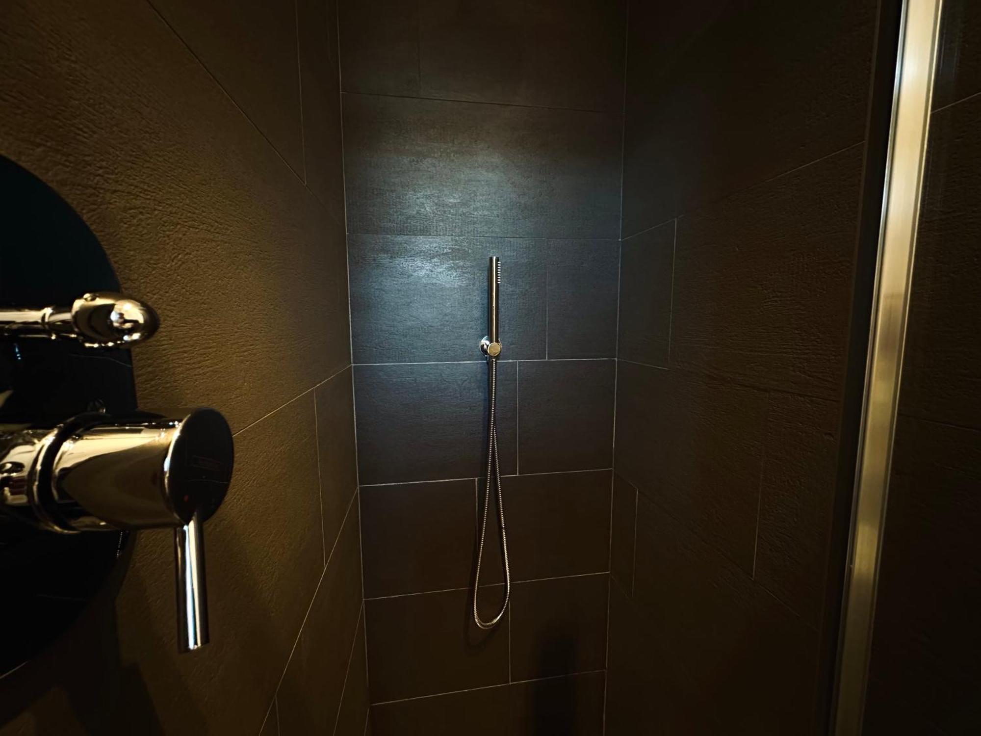 Indipendenza 24 Bed & Breakfast โบโลญญา ภายนอก รูปภาพ