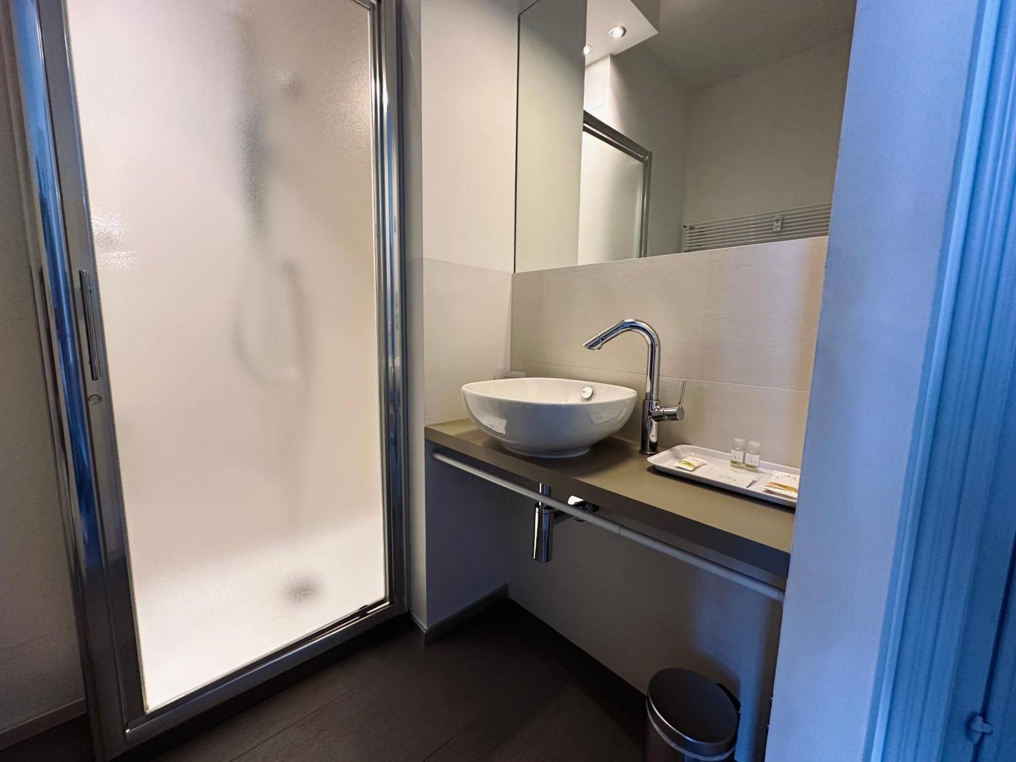 Indipendenza 24 Bed & Breakfast โบโลญญา ภายนอก รูปภาพ